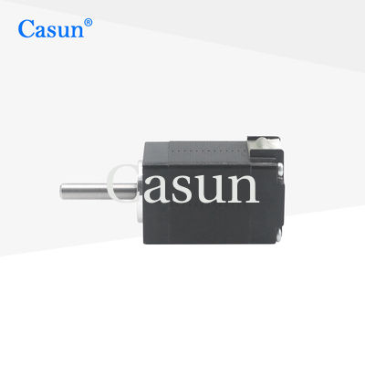 Mini moteur NEMA 11 20×20×30 mm 0,6A avec équipement de bureau